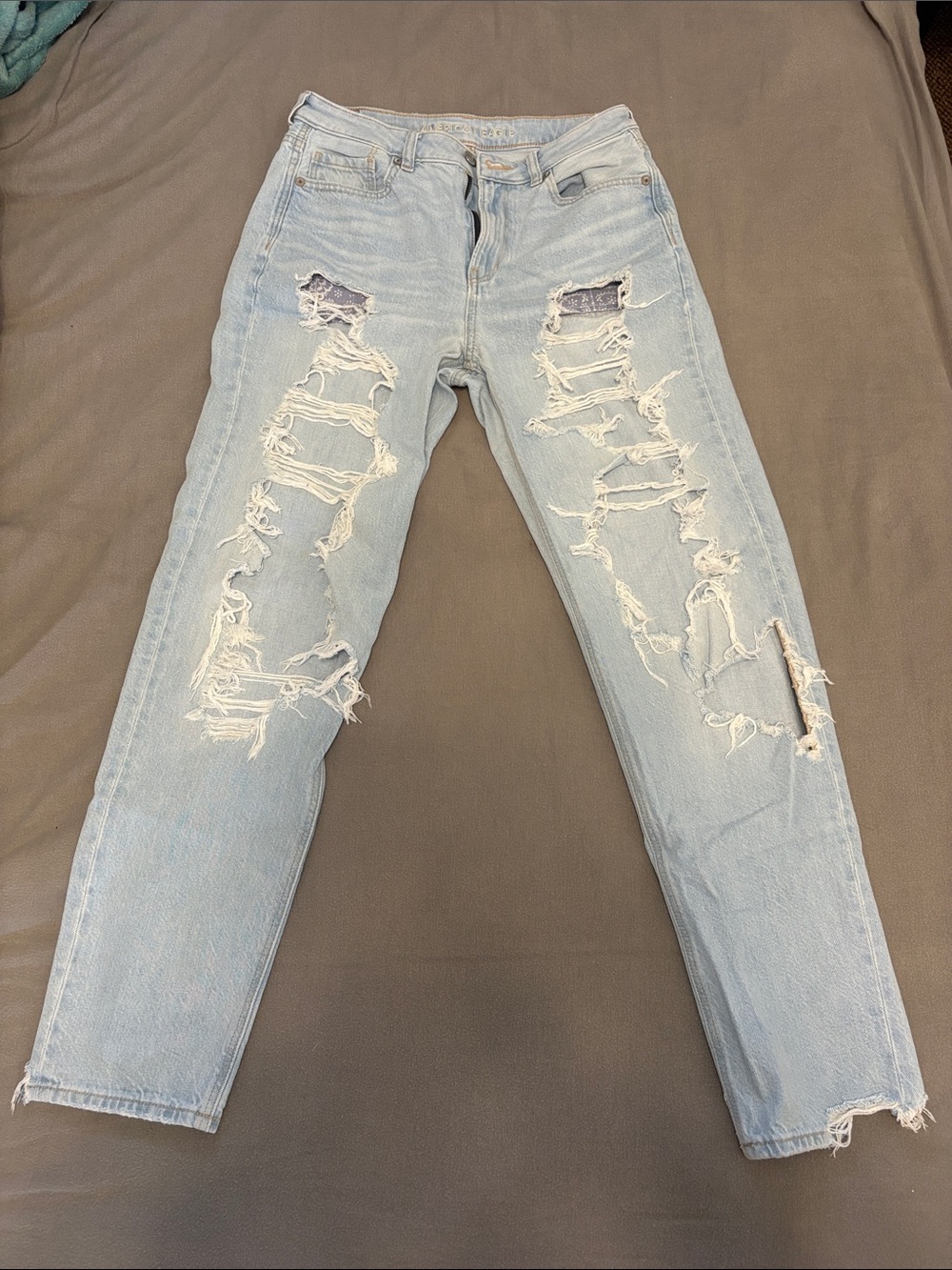 American Eagle Distressed Jeans